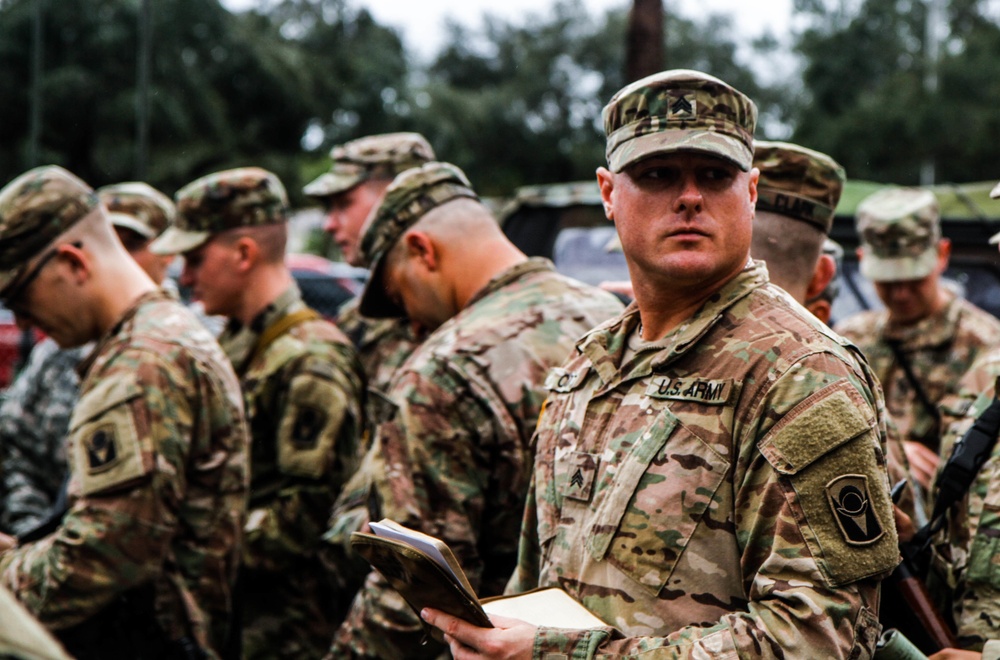 Florida National Guard Troops Receive Information on Hurricane Matthew Disaster Response