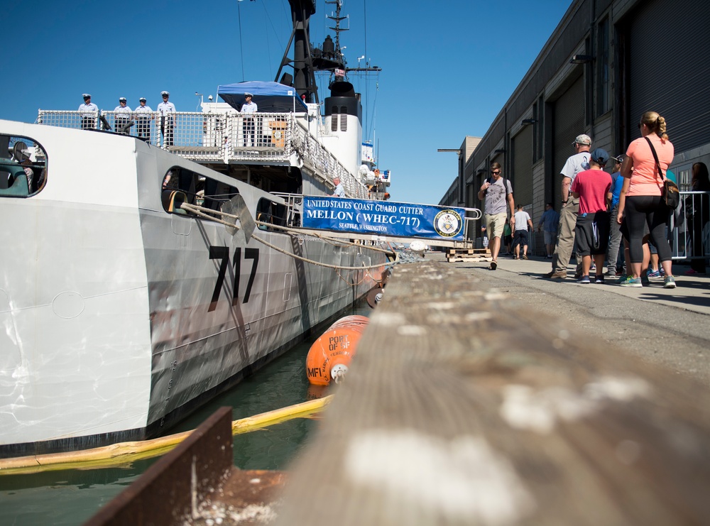 USCGC Mellon Hosts Ship Tour for San Francisco Fleet Week