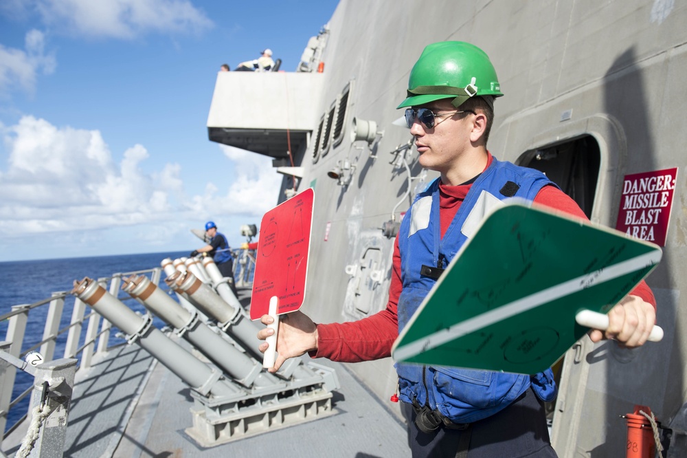 USS Coronado (LCS 4) conducts UNREP and VERTREP with USNS Richard E. Byrd