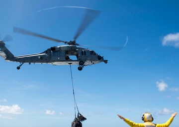 USS Coronado (LCS 4) conducts UNREP and VERTREP with USNS Richard E. Byrd