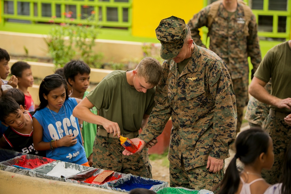 Brig. Gen. John Jansen visits Marines, humanitarian civic assistance sites in Northern Luzon