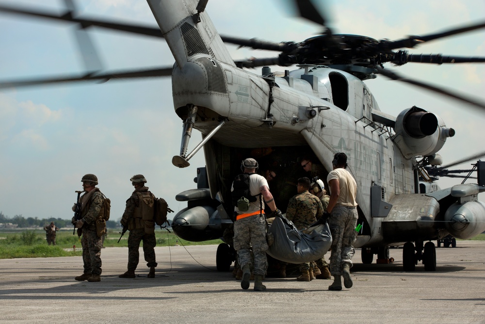 24th MEU brings heavy lifters, aid Haitian government after Matthew