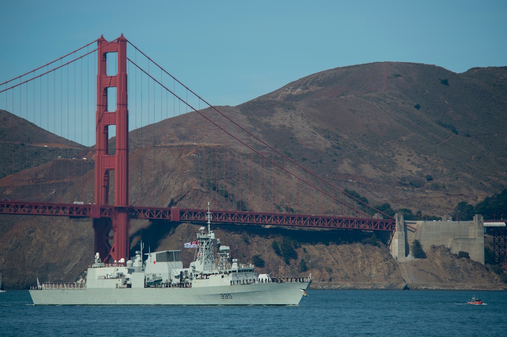 Parade of Ships at San Francisco Fleet Week