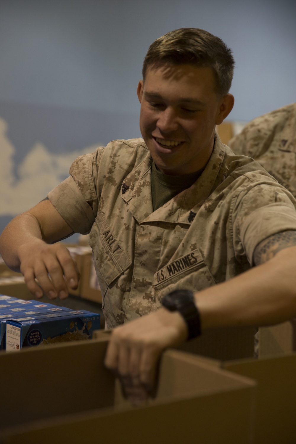 Marines volunteer at food bank