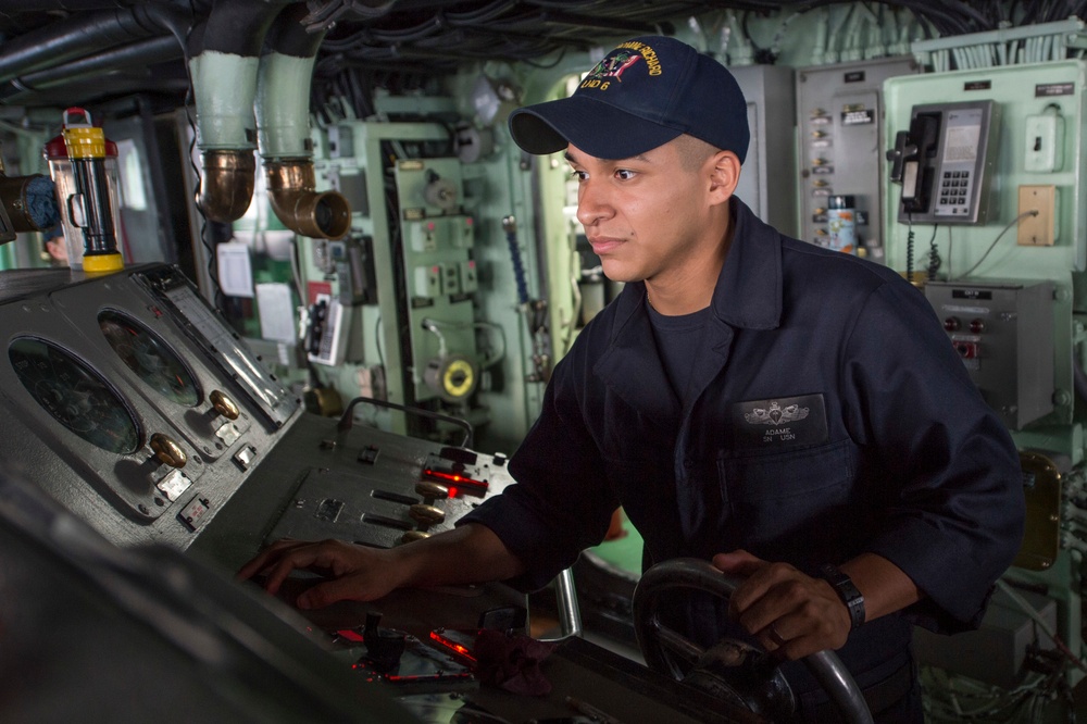 USS Bonhomme Richard Underway in the South China Sea