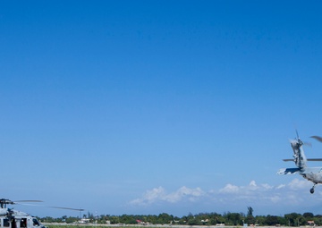 USS Iwo Jima provides assistance to JTF Matthew relief effort