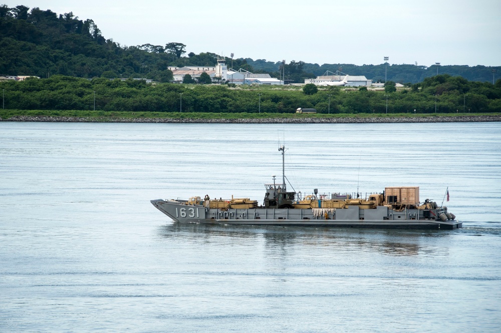 USS Bonhomme Richard (LHD 6) arrives to Subic Bay