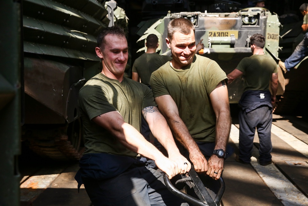 22nd MEU Conducts Mid-deployment Maintenance