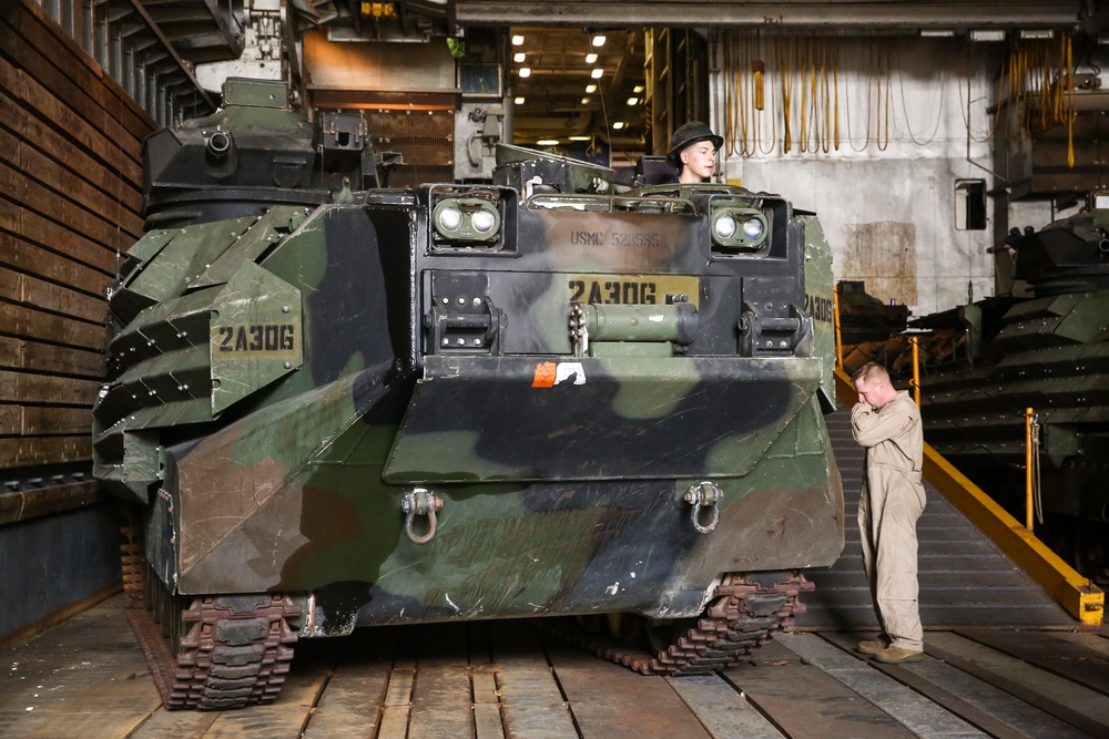 22nd MEU Conducts Mid-deployment Maintenance