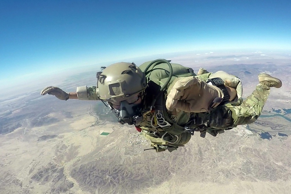 Army Reserve Soldier reaches new heights; earns coveted badge