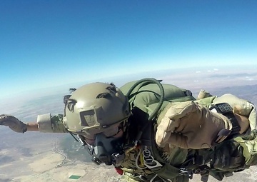 Army Reserve Soldier reaches new heights; earns coveted badge