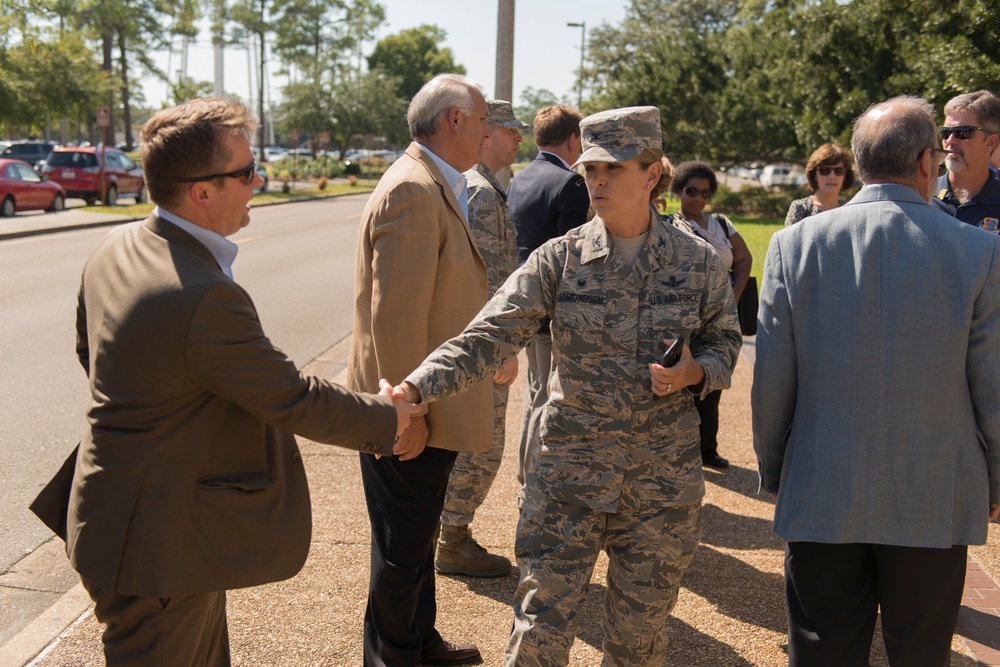 Honorary commanders tour 81st MDG