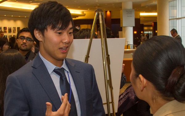 Marines Engage with Students at the 2016 Society of Asian Scientists and Engineers National Convention