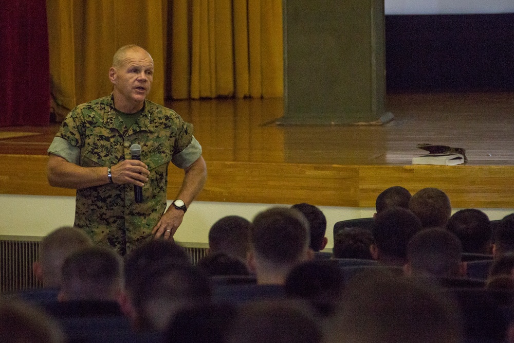 CMC Visits Okinawa Marines