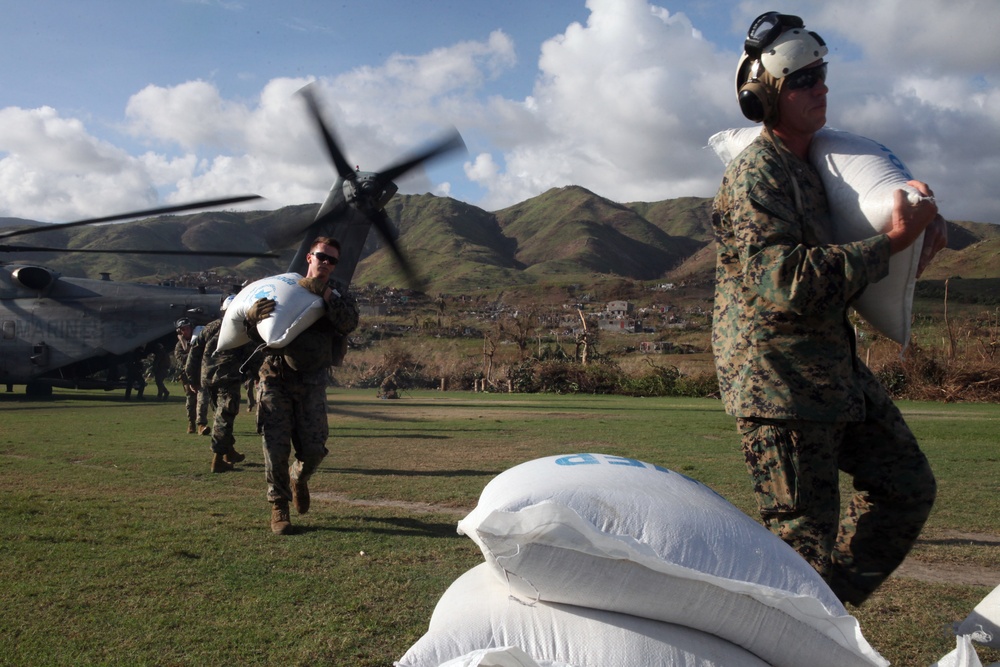 Marines deliver aid in Haiti with heavy-lifters