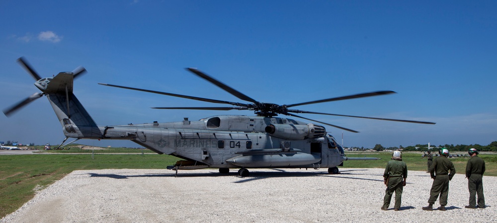 Marines with JTF Matthew deliver goods to Hurricane Matthew victims