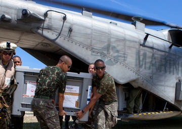 Marines with JTF Matthew deliver goods to Hurricane Matthew victims