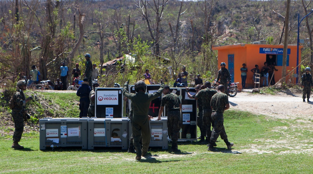 Marines with JTF Matthew deliver goods to Hurricane Matthew victims