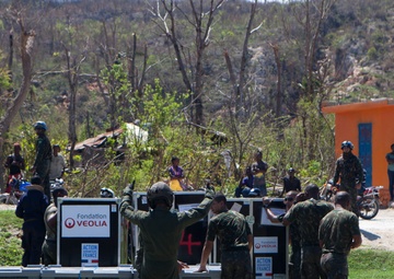 Marines with JTF Matthew deliver goods to Hurricane Matthew victims