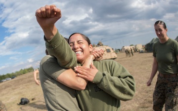 Female Marines Teach MCMAP