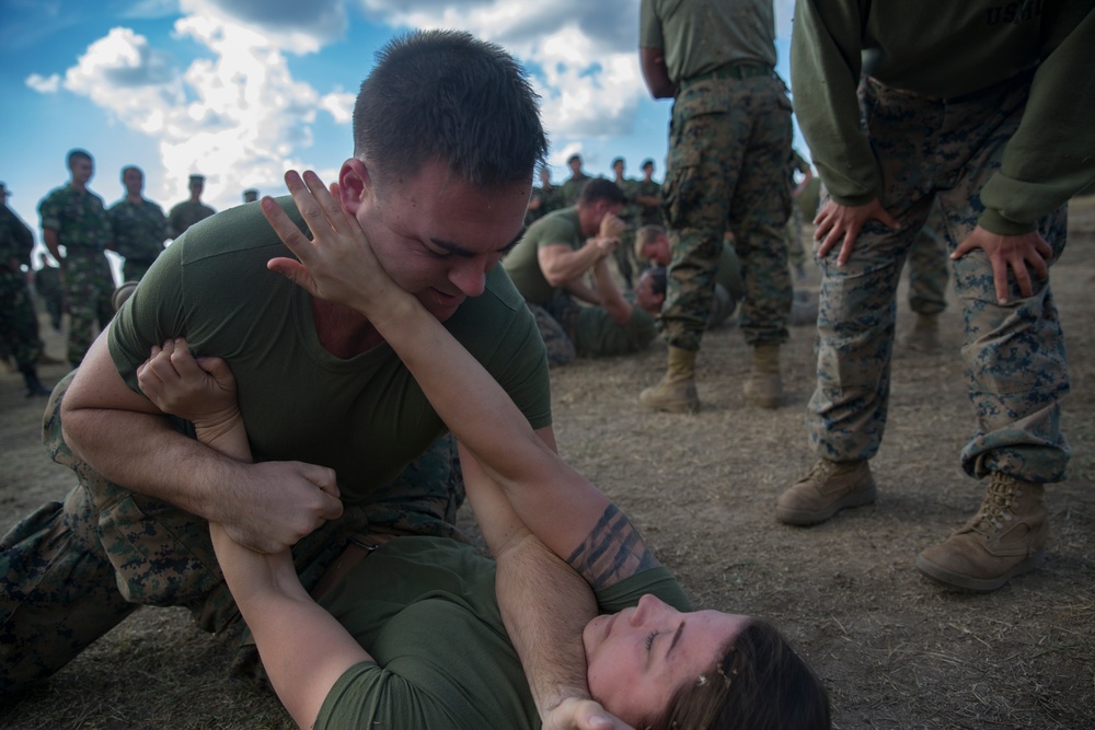 Female Marines Teach MCMAP