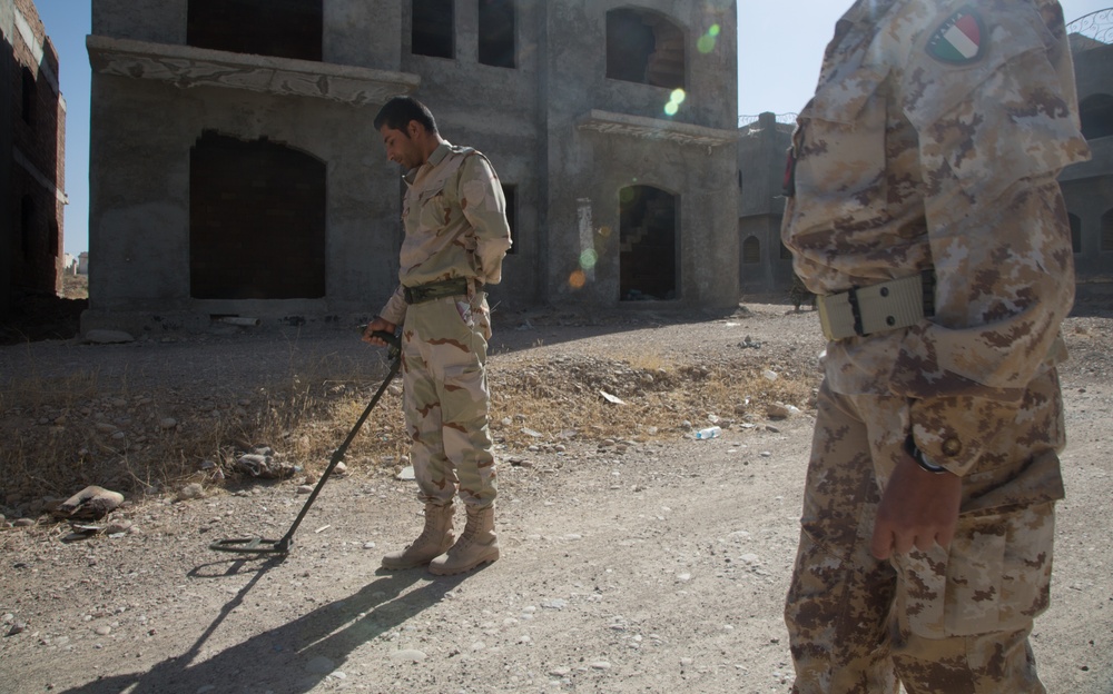 Peshmerga conduct counter-IED training