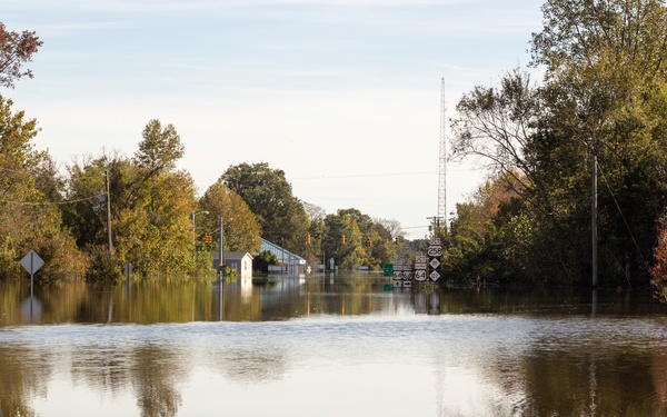 Hurricane Matthew: Princeville, N.C. Under Water - NC Guard Engineers Begin Pumping Operations to Reverse the Flow