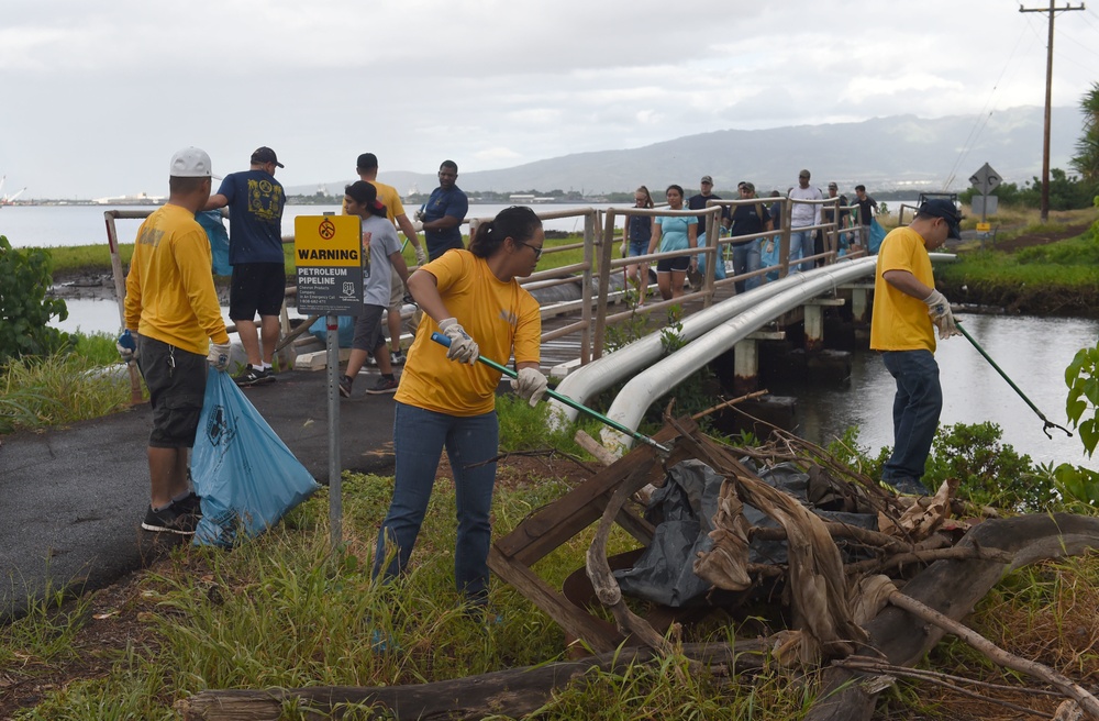 Sailors Help Clean Bike Path