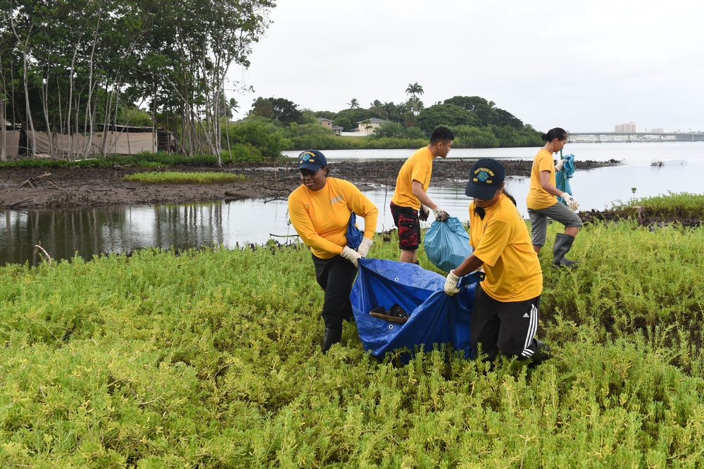 Sailors Help Clean Bike Path