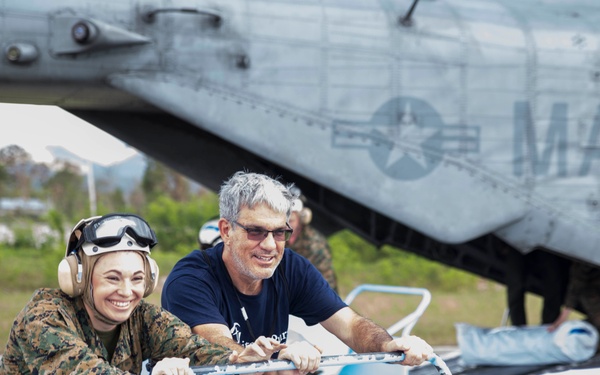 24th MEU Lends Helping Hand to Haiti