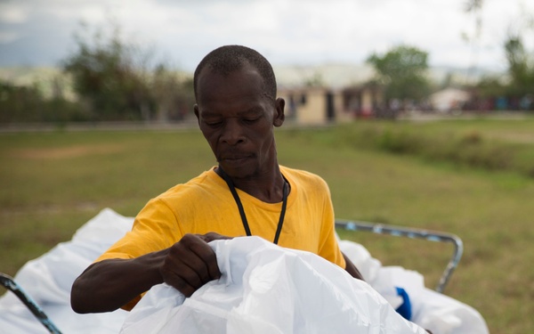 24th MEU Lends Helping Hand to Haiti