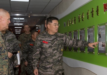 CMC Visits ROK Marines
