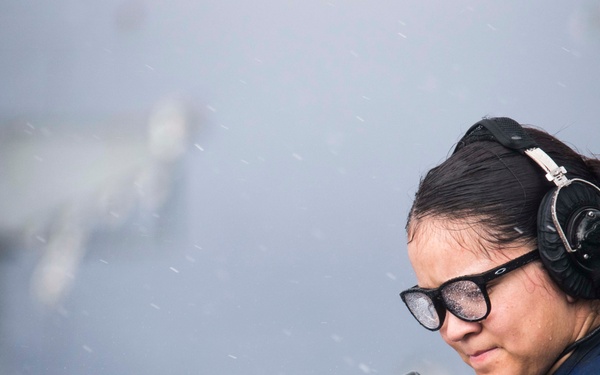 USS Green Bay (LPD 20) conducts a replenishment at sea