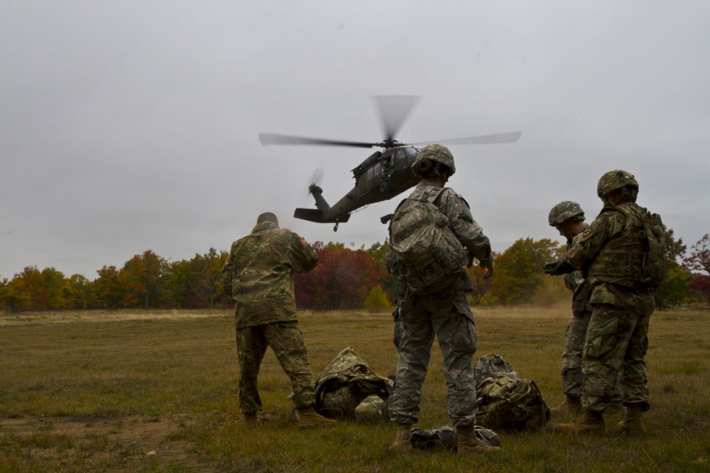 10th CAB's command tours Mountain Peak operations and rewards soldiers