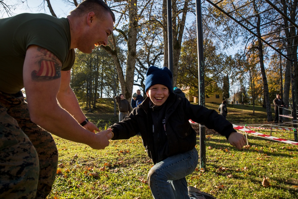 U.S. service members spend day with Latvian children