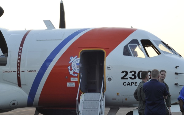 Coast Guard, animal rescue teams to transport pregnant manatee to Florida following rescue from cold Massachusetts waters