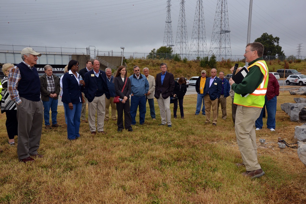 Lt. Gov visits Kentucky Lock Addition Project