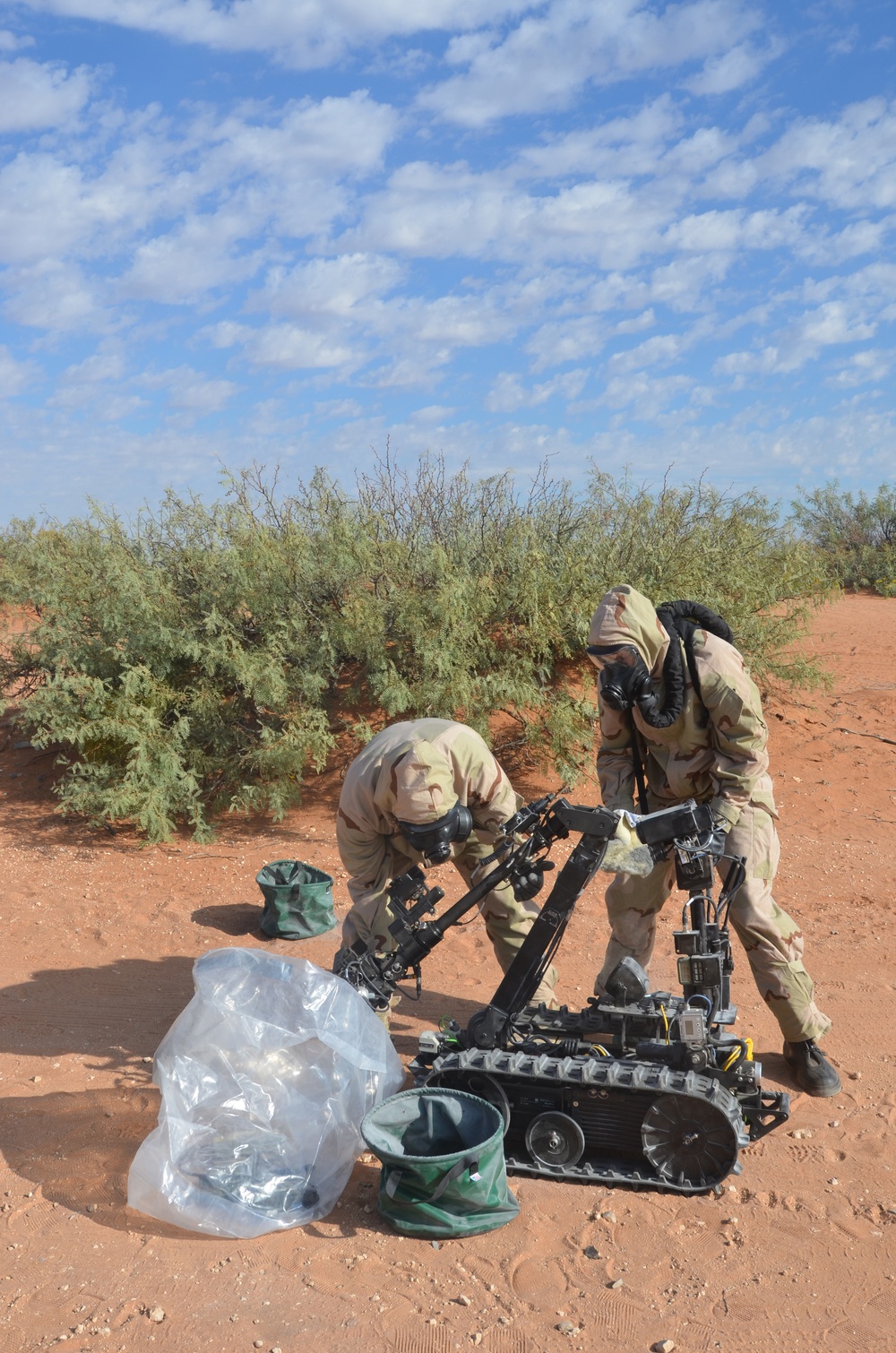Soldiers operate Talon system at AWA 17.1