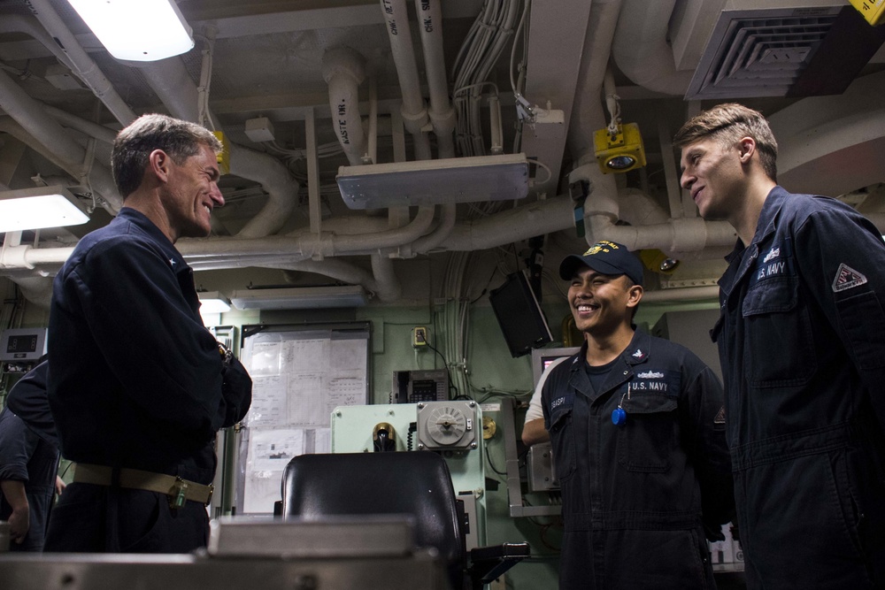 Rear Adm. Mark Dalton visits USS Green Bay (LPD 20)