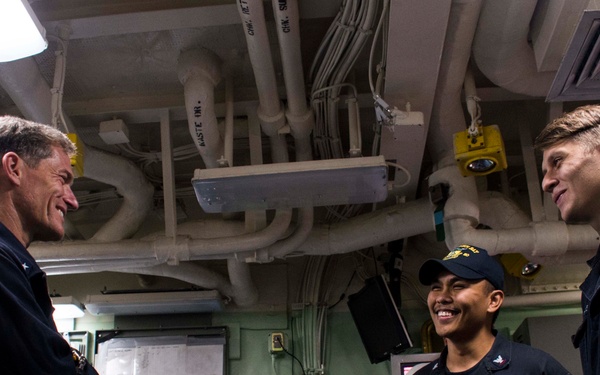 Rear Adm. Mark Dalton visits USS Green Bay (LPD 20)