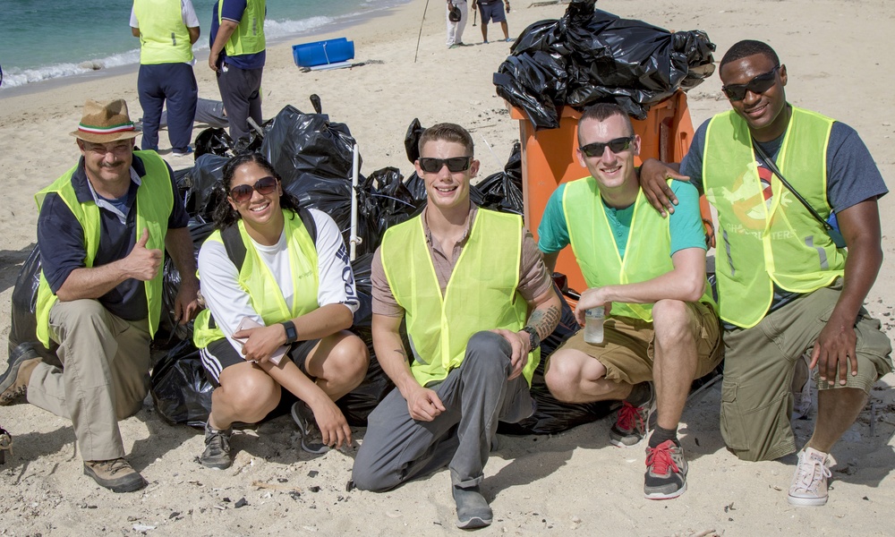 U.S. Soldiers, Kuwaiti citizens care for local beach