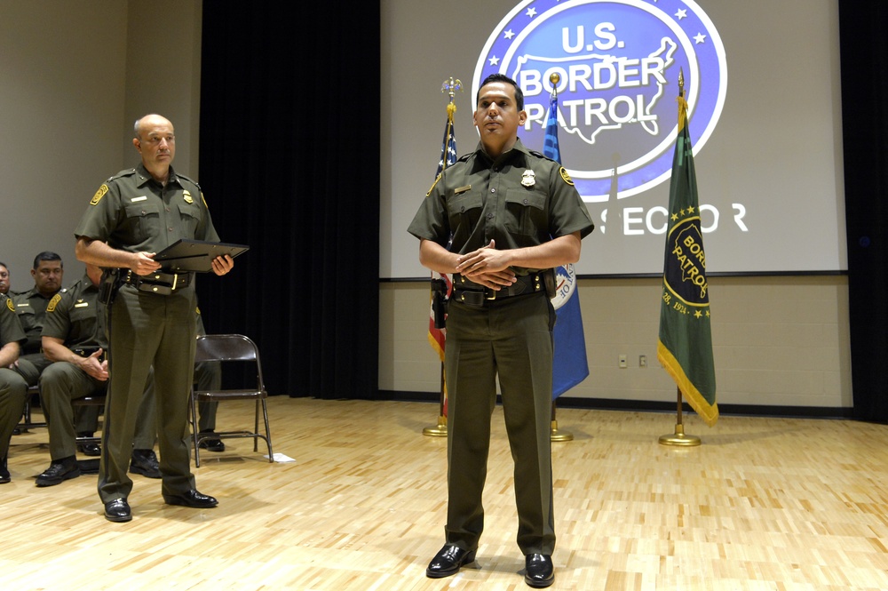 Texas Guardsman, Border Patrol Agent rescues girl in drowning waters