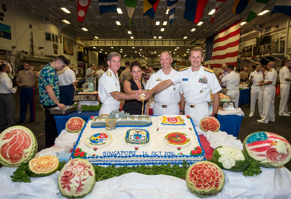 USS Bonhomme Richard (LHD 6) hosts distinguished visitors