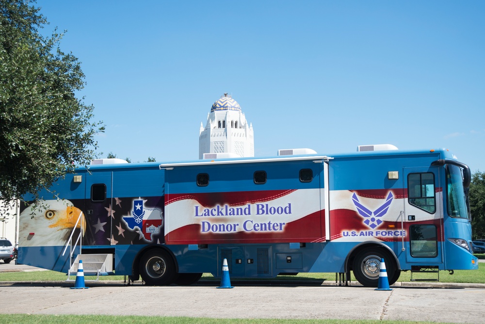 Blood donators save military lives at home, abroad