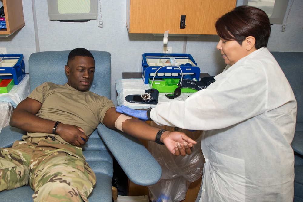 Blood donators save military lives at home, abroad