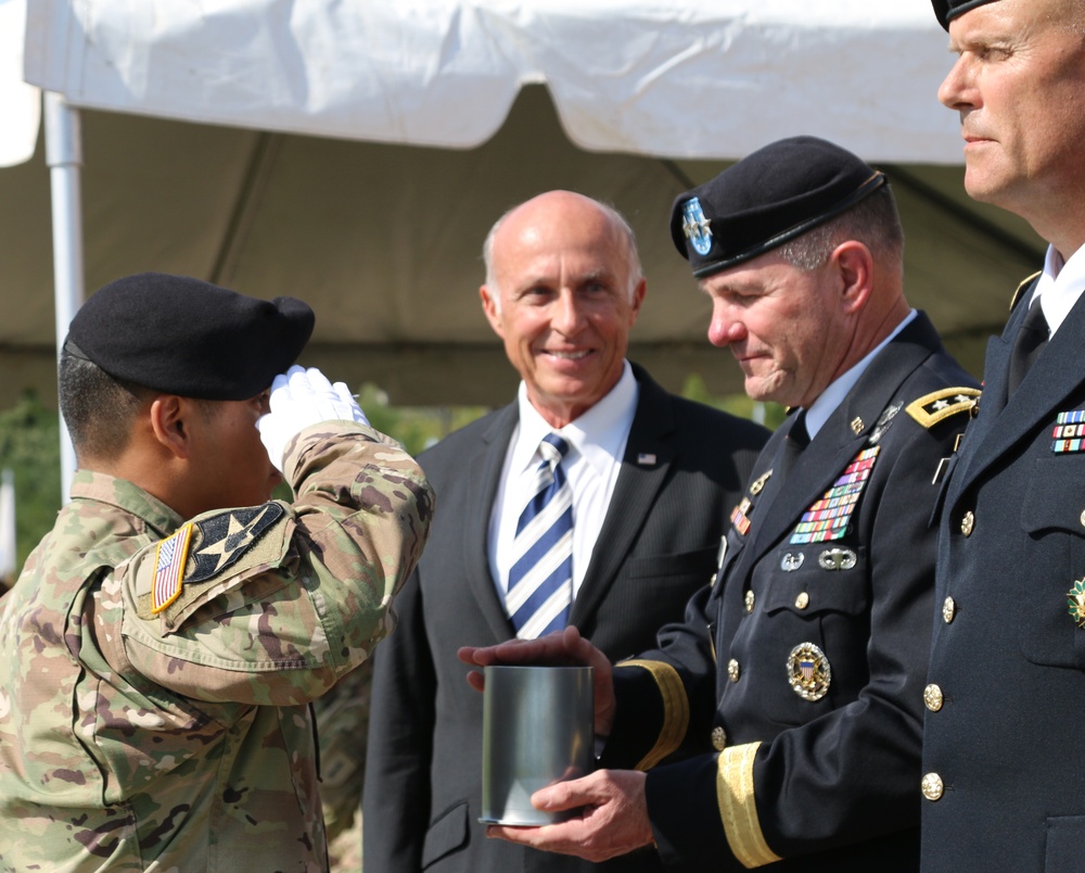 Former commander returns to Fort Riley for Victory with Honors