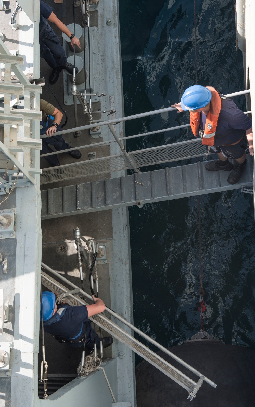 UK/US Mine Counter Measures Exercise 17