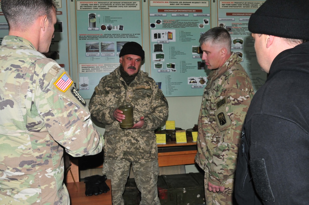 720th Ordnance Company (EOD) work with Ukrainian sappers at the IPSC