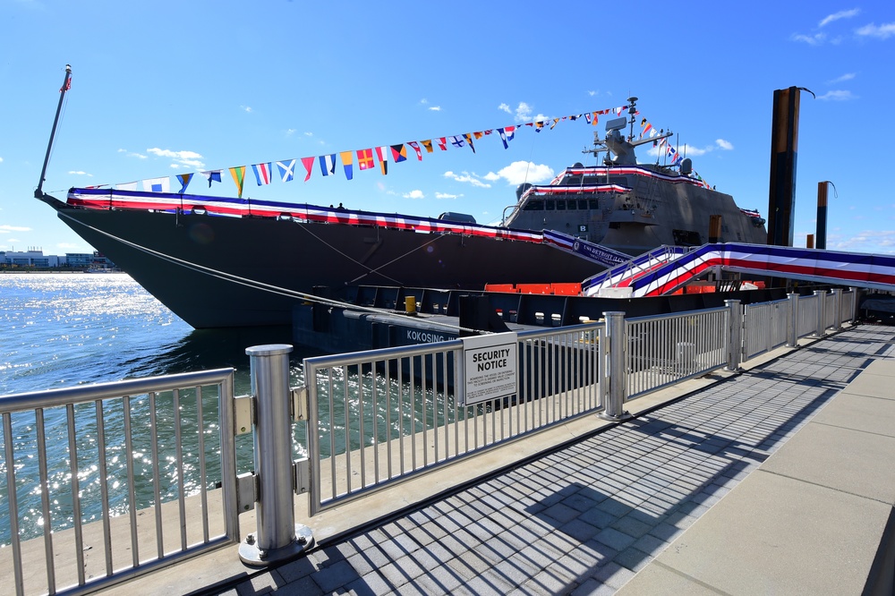 USS Detroit Commisioning