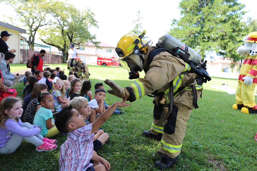 Camp Zama, SFHA youth get familiar with firefighters